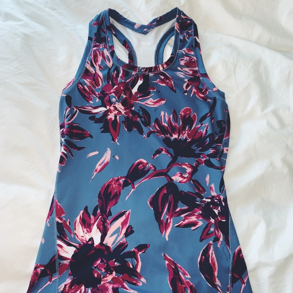 Women’s athletic tank top (never worn!)